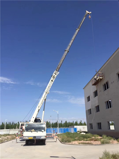 七星区“轻装强干”—— 吊车的 “轻量化臂架” 技术